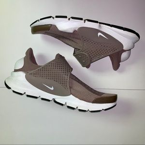 NIKE SOCK DARTS PURPLE SIZE 8